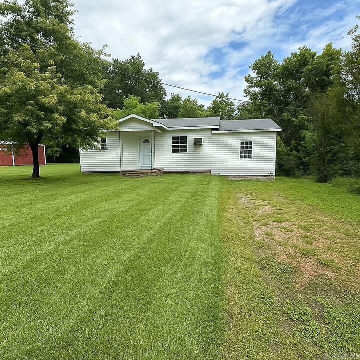 Property Photo: 131 N Pine Street AR 72576