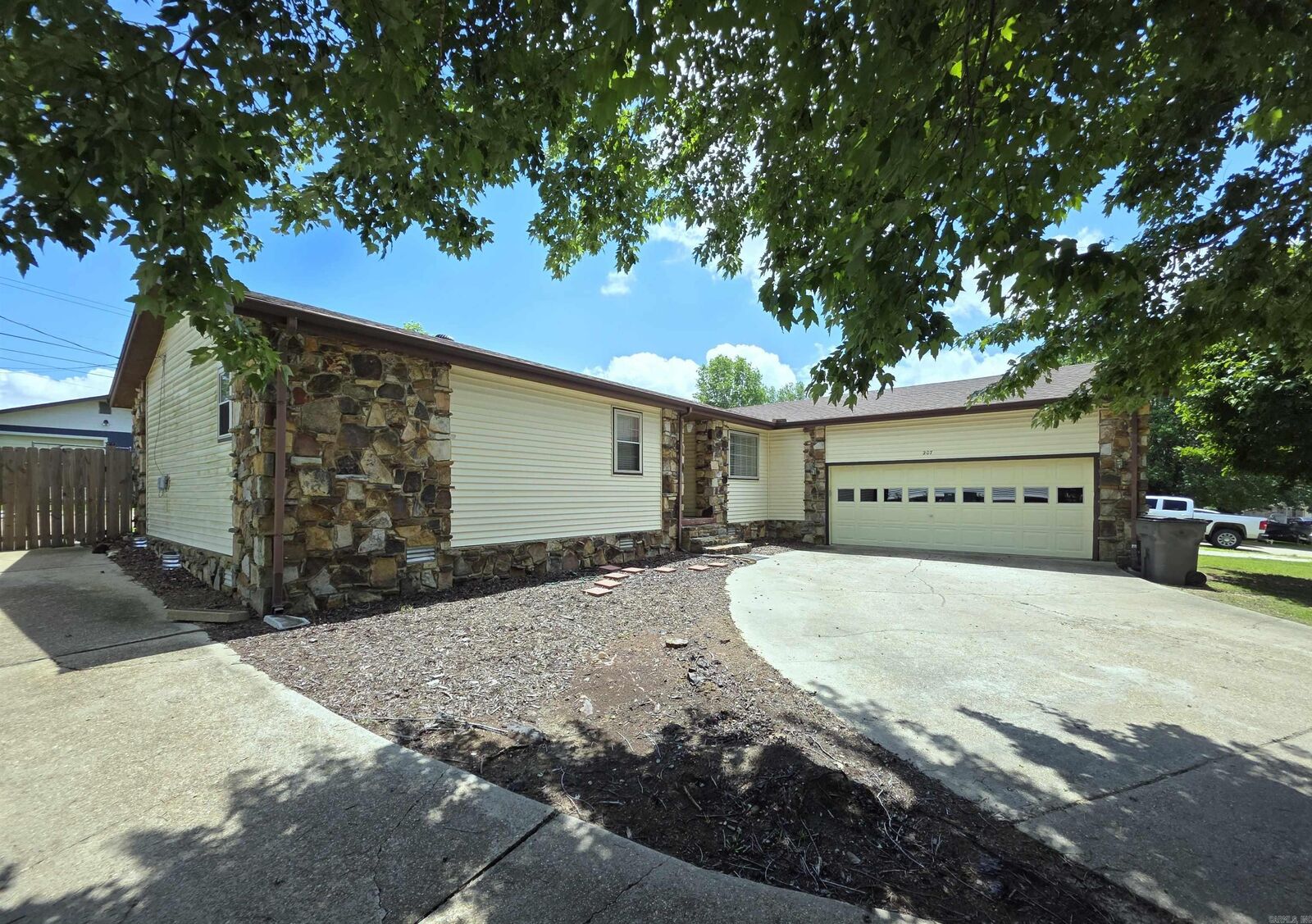 Property Photo: 207 Keasler Drive AR 72450