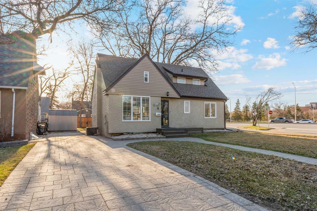 Property Photo: 104 Riverbend Crescent MB R3J 1K1