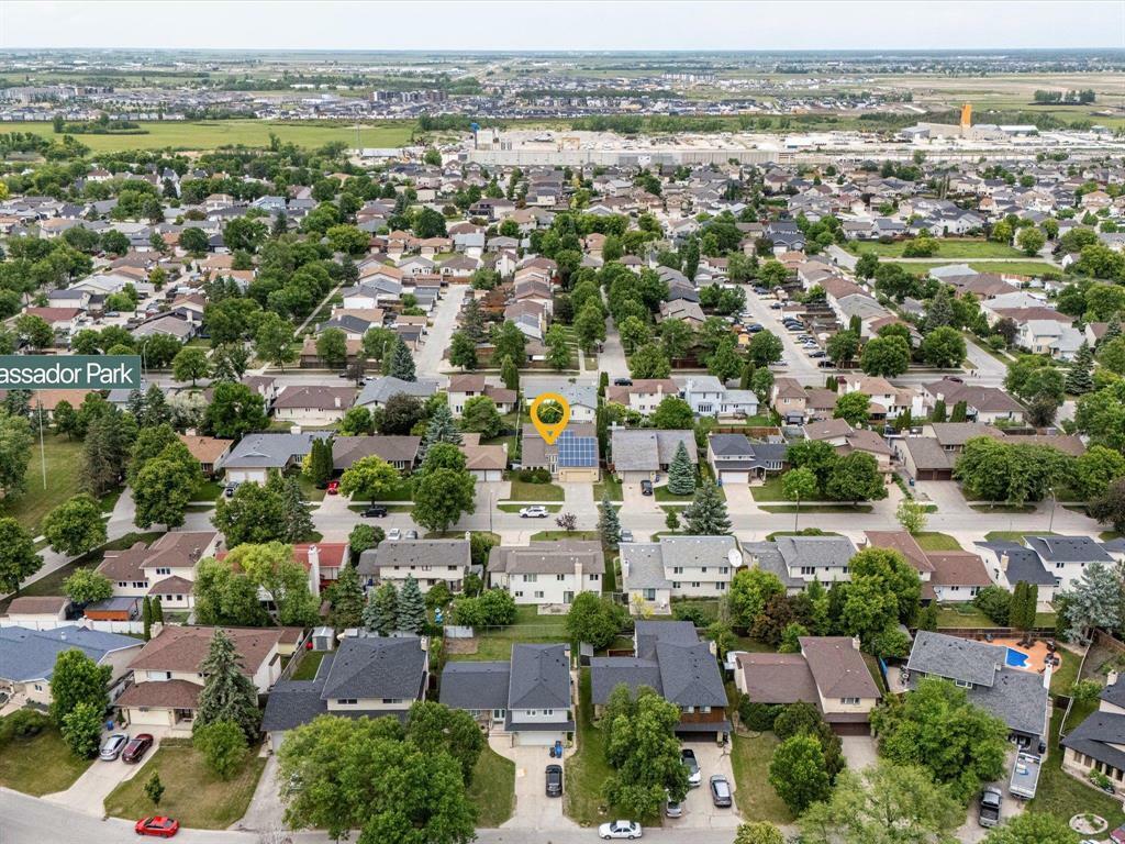 Property Photo: 159 Ambassador Row MB R2V 3M1