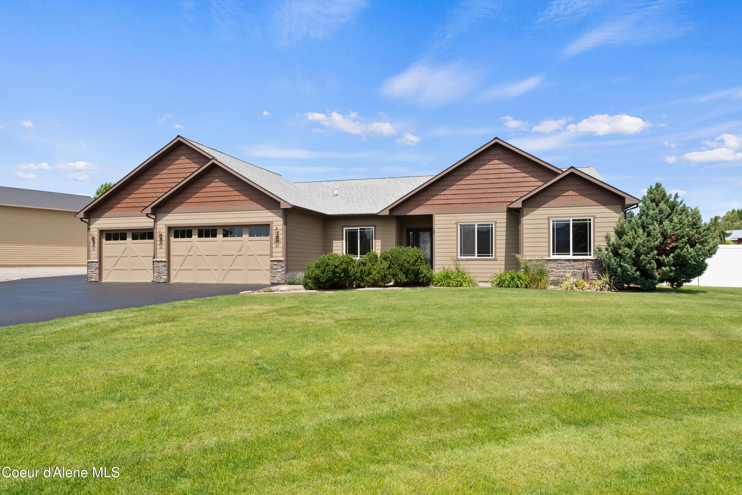 Property Photo: 1981 W Twinkling Star Rd ID 83854