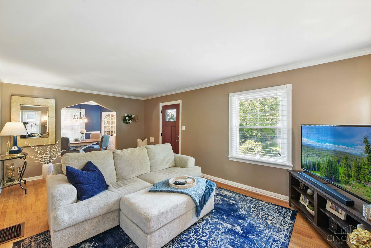 Property Photo: 628 Rushton Road OH 45226
