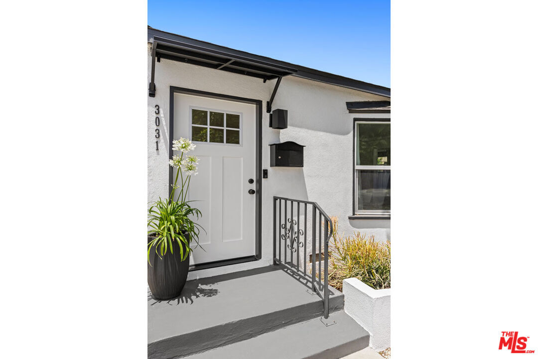 Property Photo: 3031 Virginia Rd CA 90016