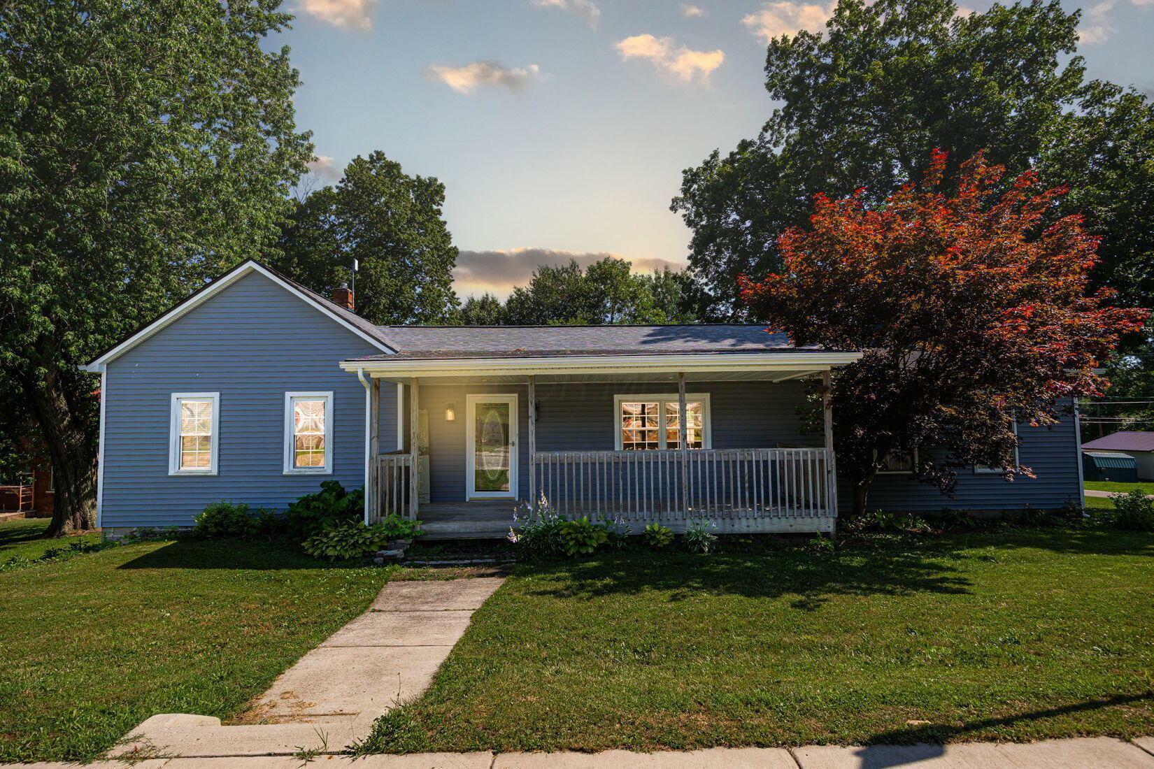 Property Photo: 15588 Main SE Street OH 43721