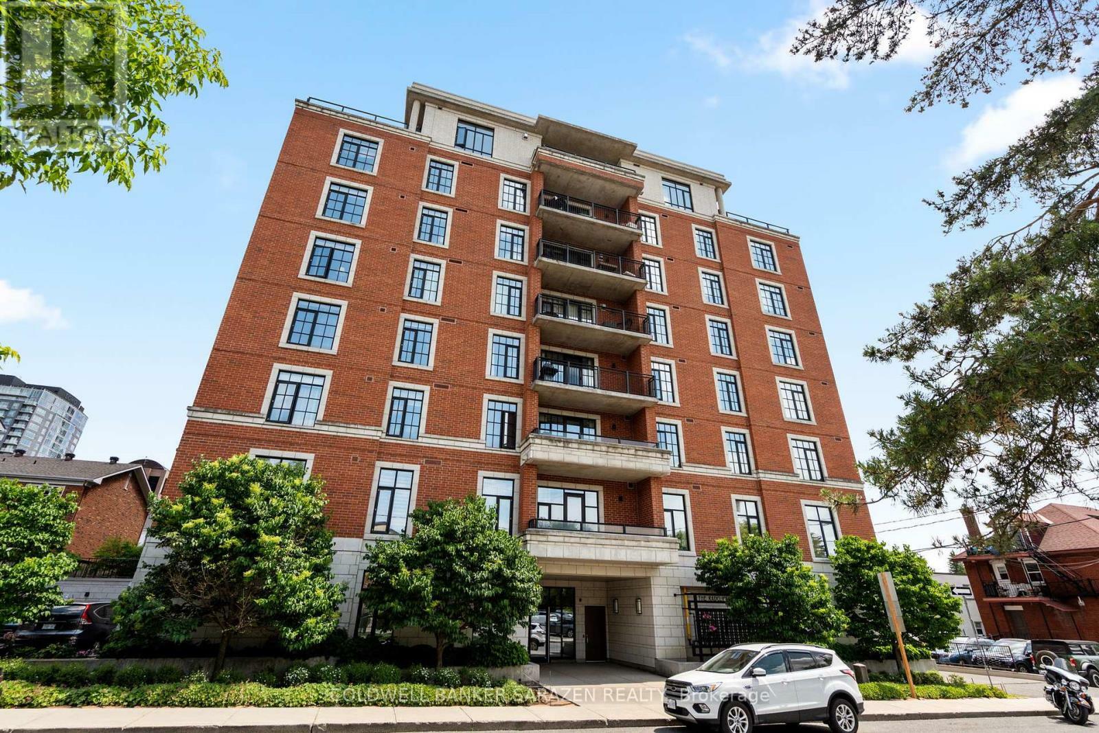 Property Photo:  327 Breezehill Avenue South 504  ON K1Y 1R6 