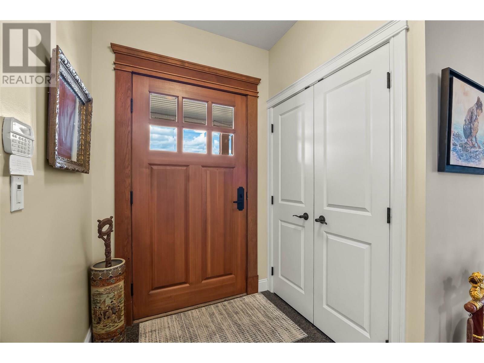 Photo de la propriété: 432 Azure Place BC V2E 2R2