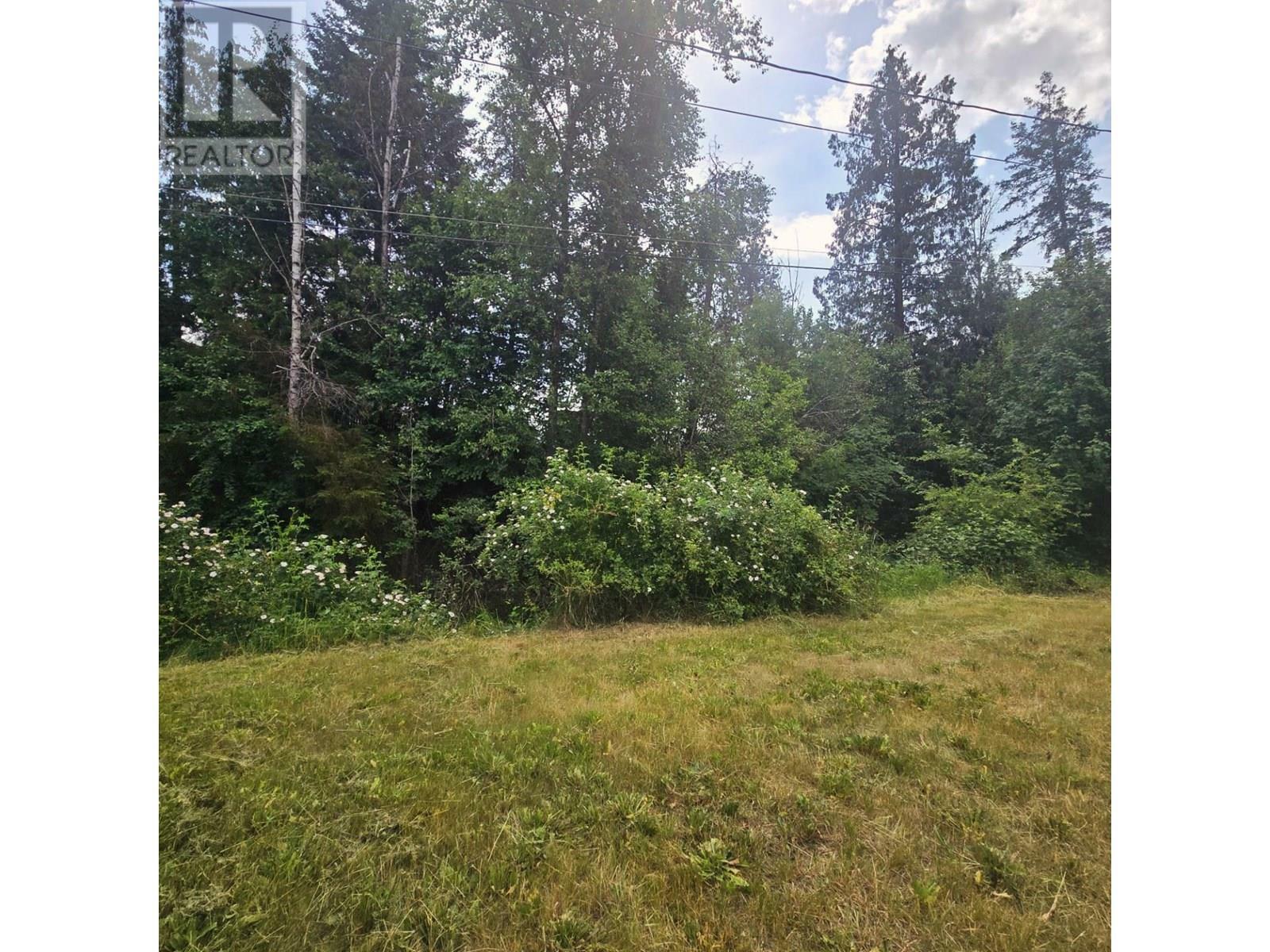 Property Photo: 4029 Broadwater Road 4 BC V1N 4V6