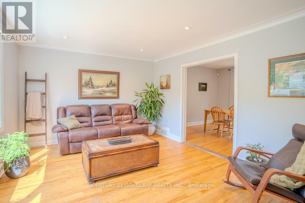 Property Photo: 9 Queen Mary Street ON K1K 1Y1