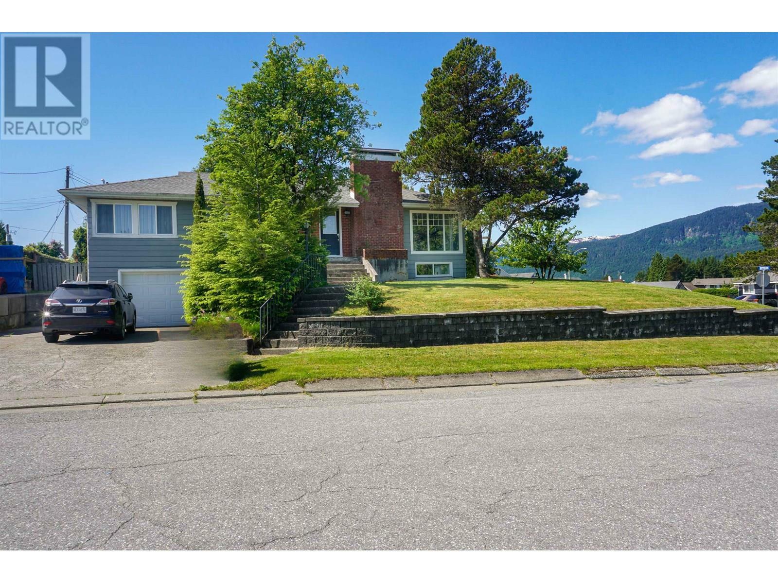 Property Photo: 1437 Cormorant Avenue BC V8C 1R9