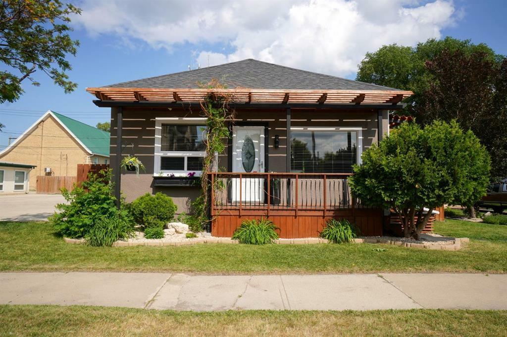 28 Tupper Street South  Portage La Prairie MB R1N 1W6 photo