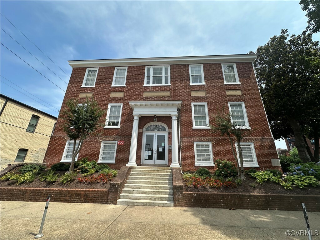 1144 W Grace Street 0107  Richmond VA 23220 photo