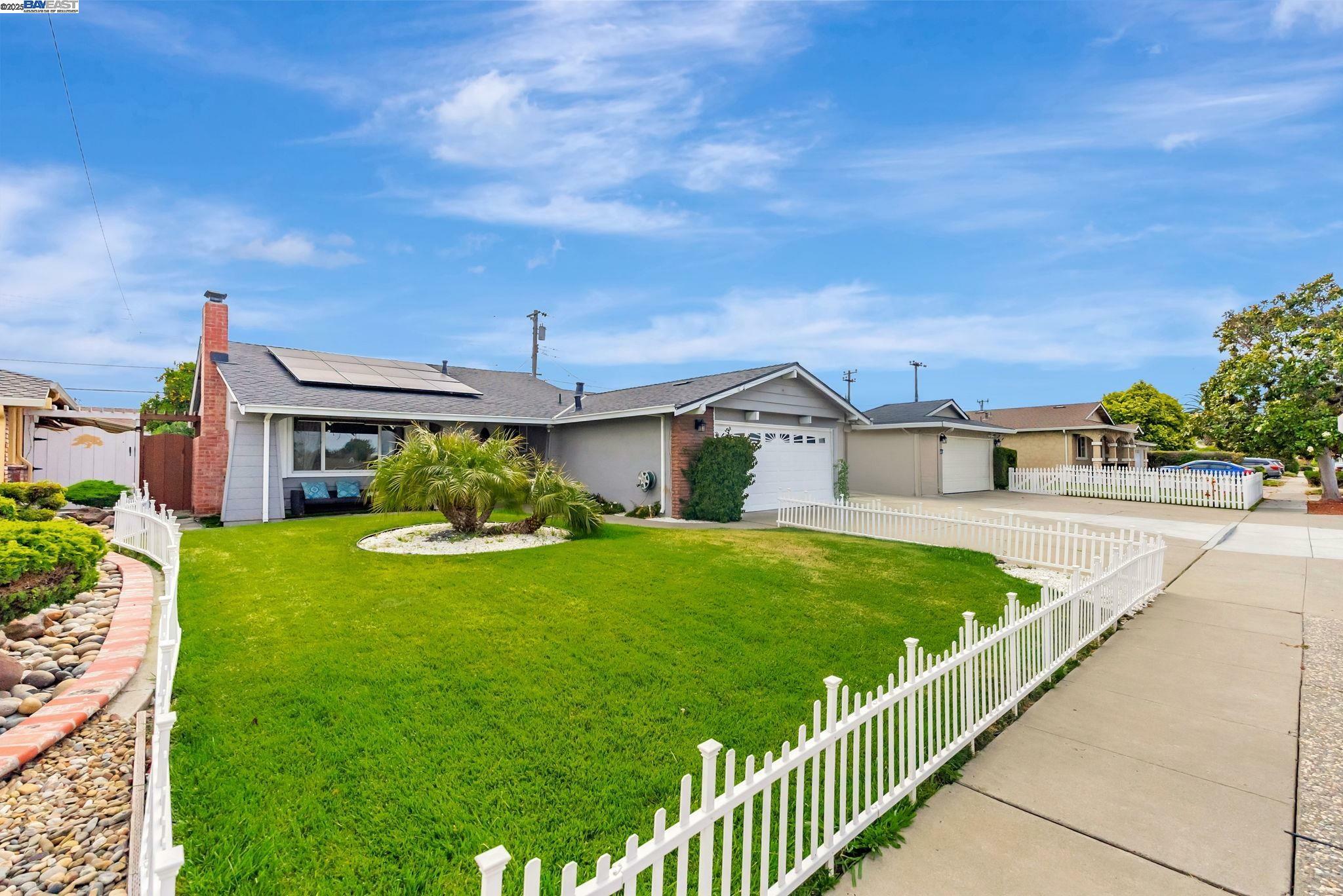 Property Photo: 35128 Cabrillo Dr CA 94536