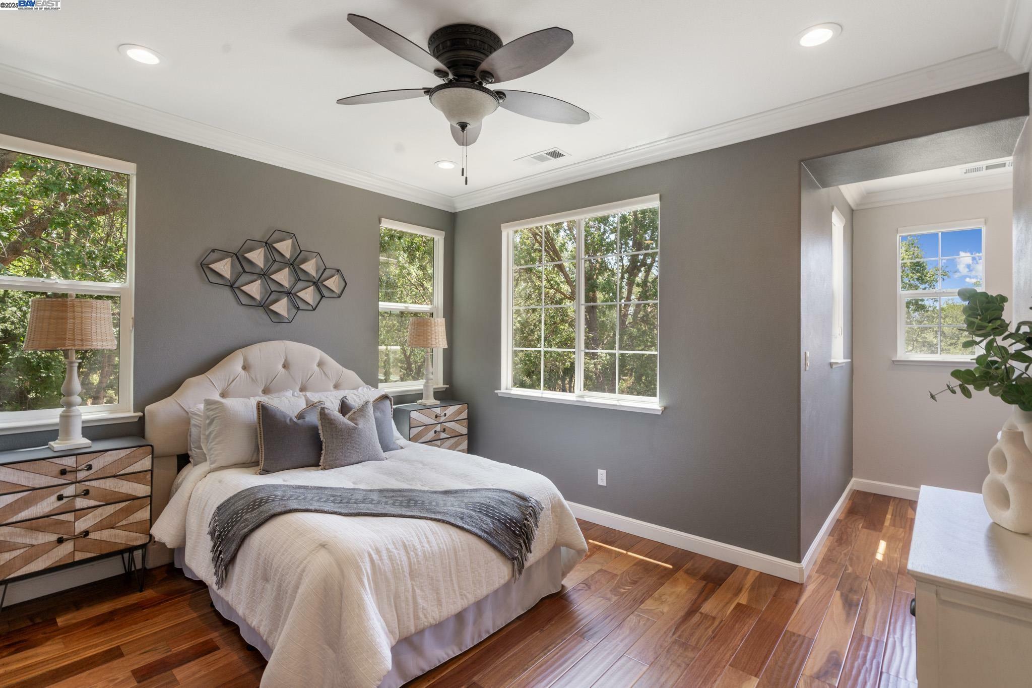 Property Photo:  5989 Hillbrook Pl  CA 94568 