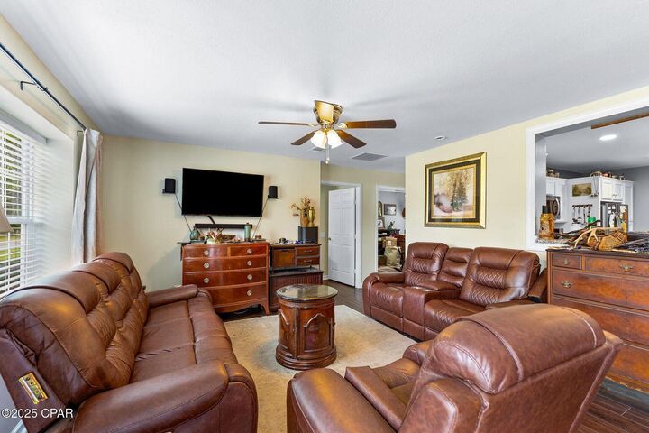 Property Photo: 1069 Caswell Road FL 32433