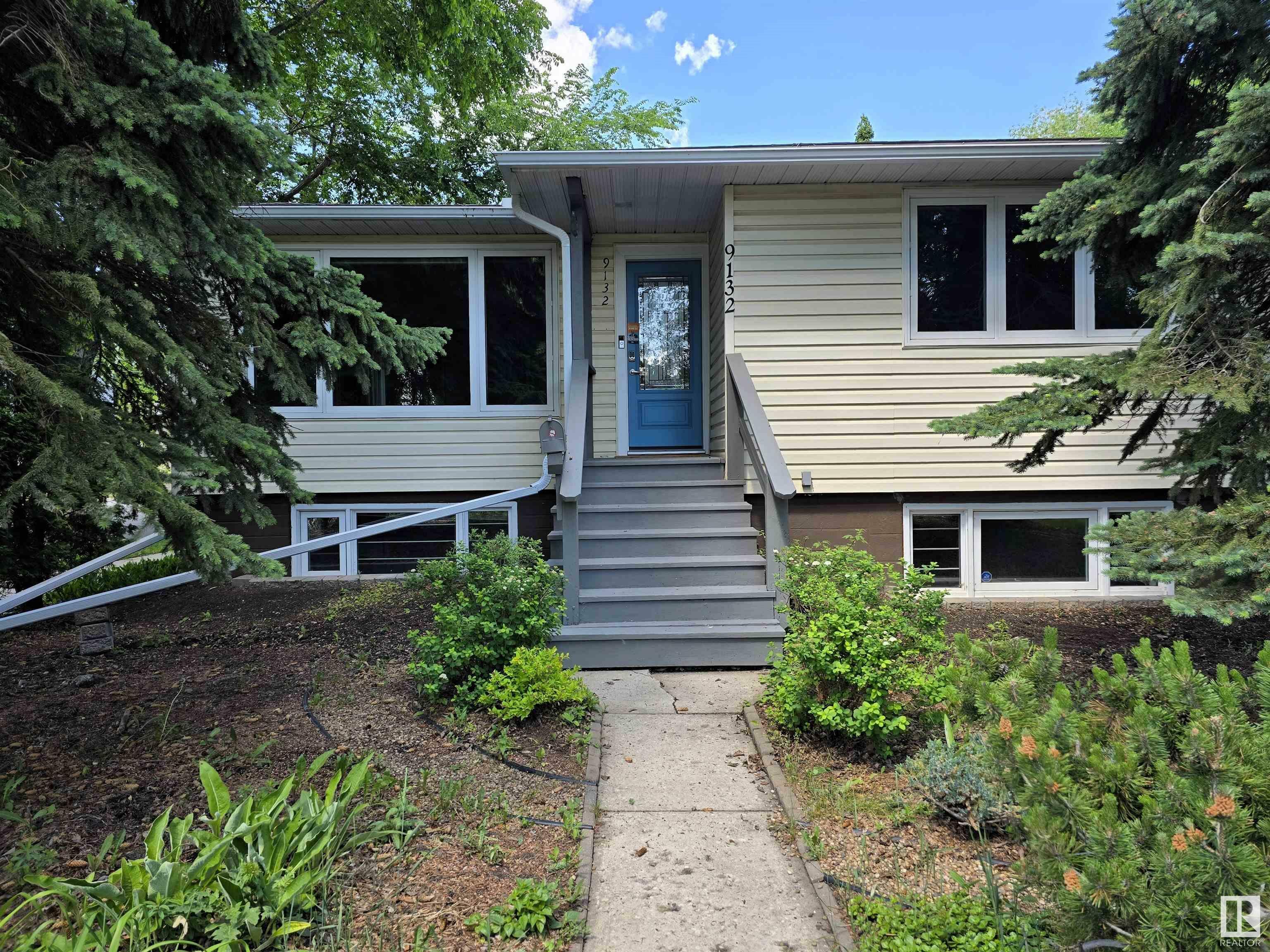 Property Photo: 9132 67 Avenue NW AB T6E 0N3