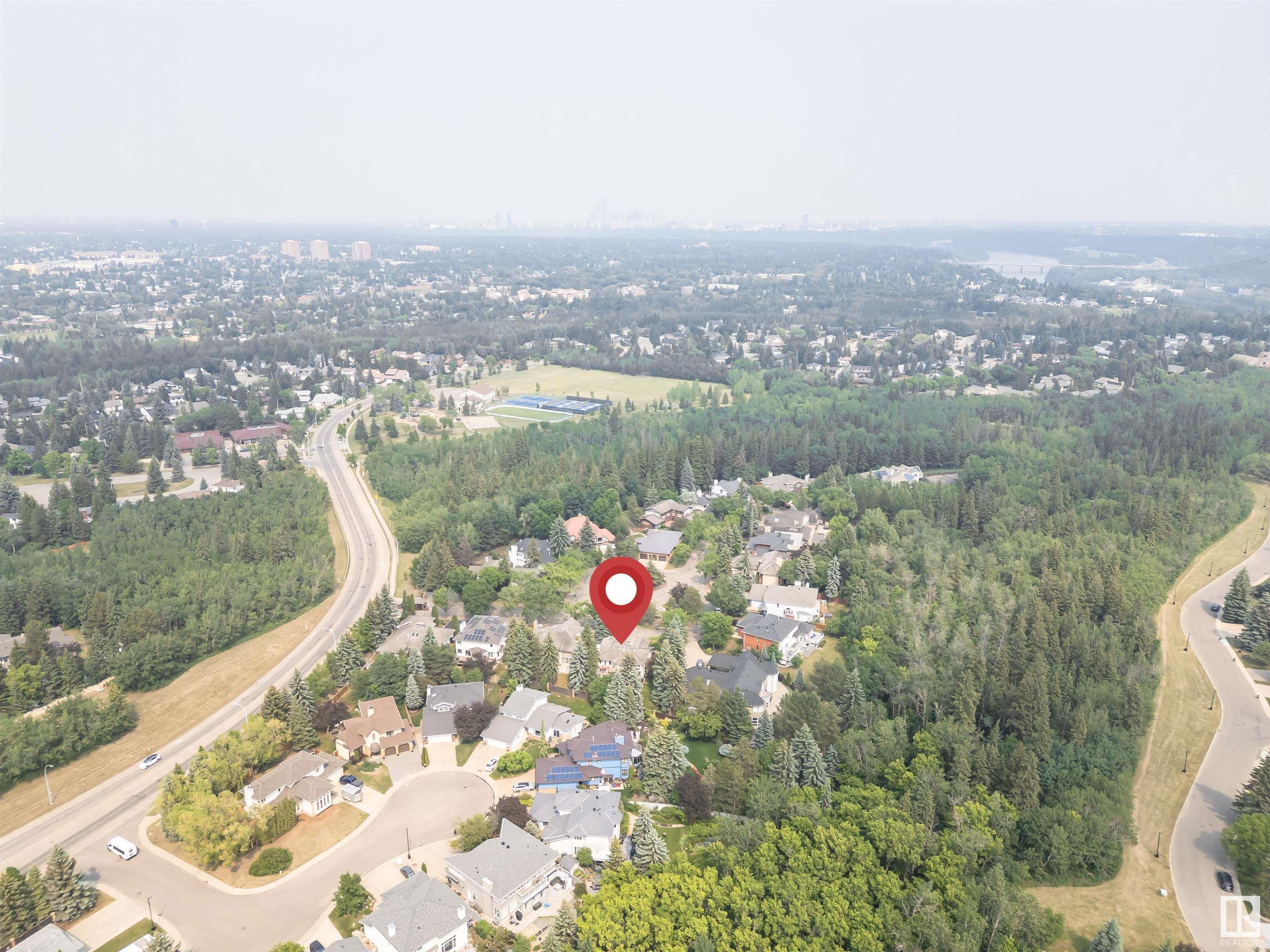 Property Photo: 32 West Point Wynd NW AB T5T 5N5