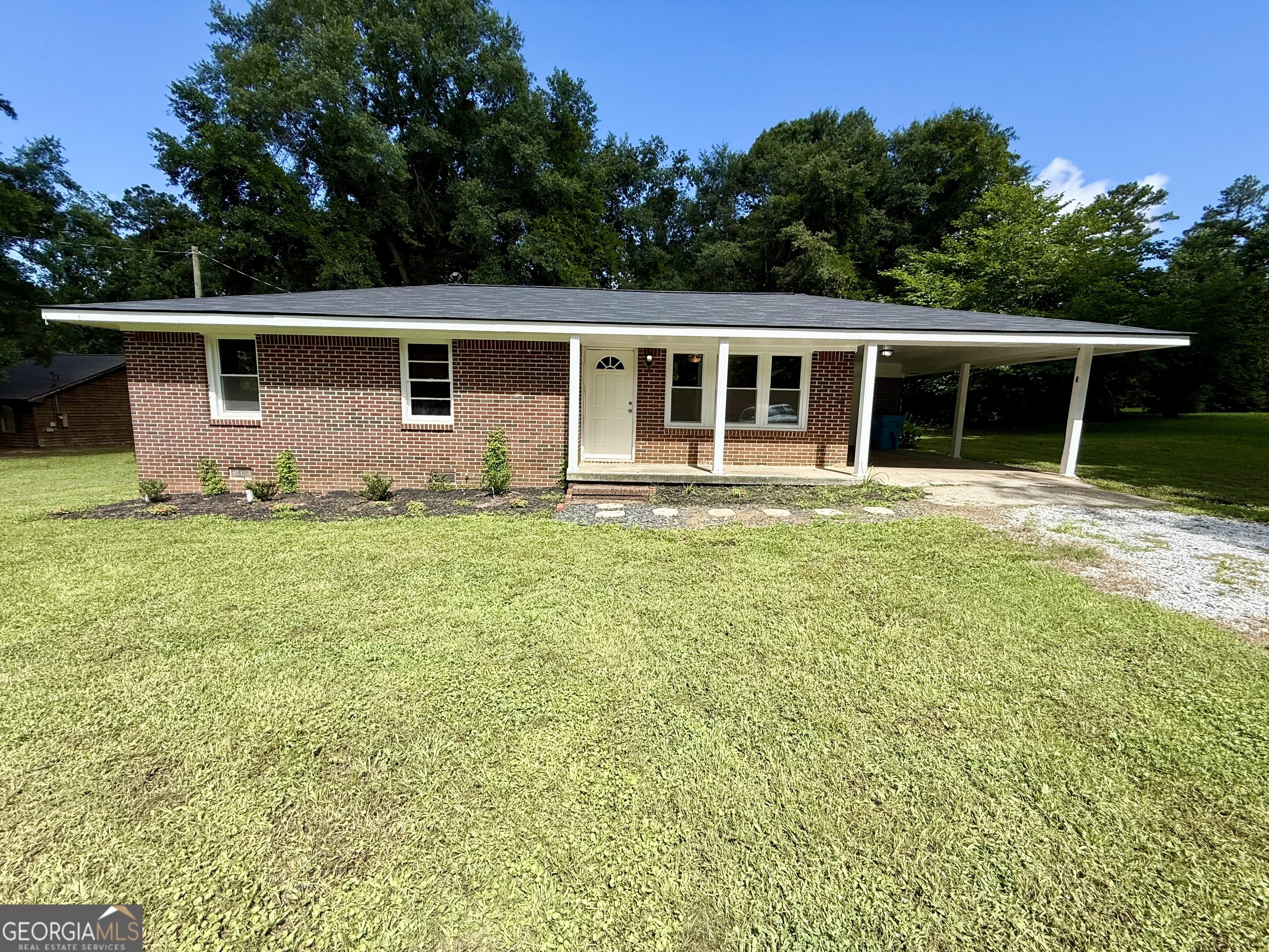 Property Photo:  882 Campbell Road  GA 30014 