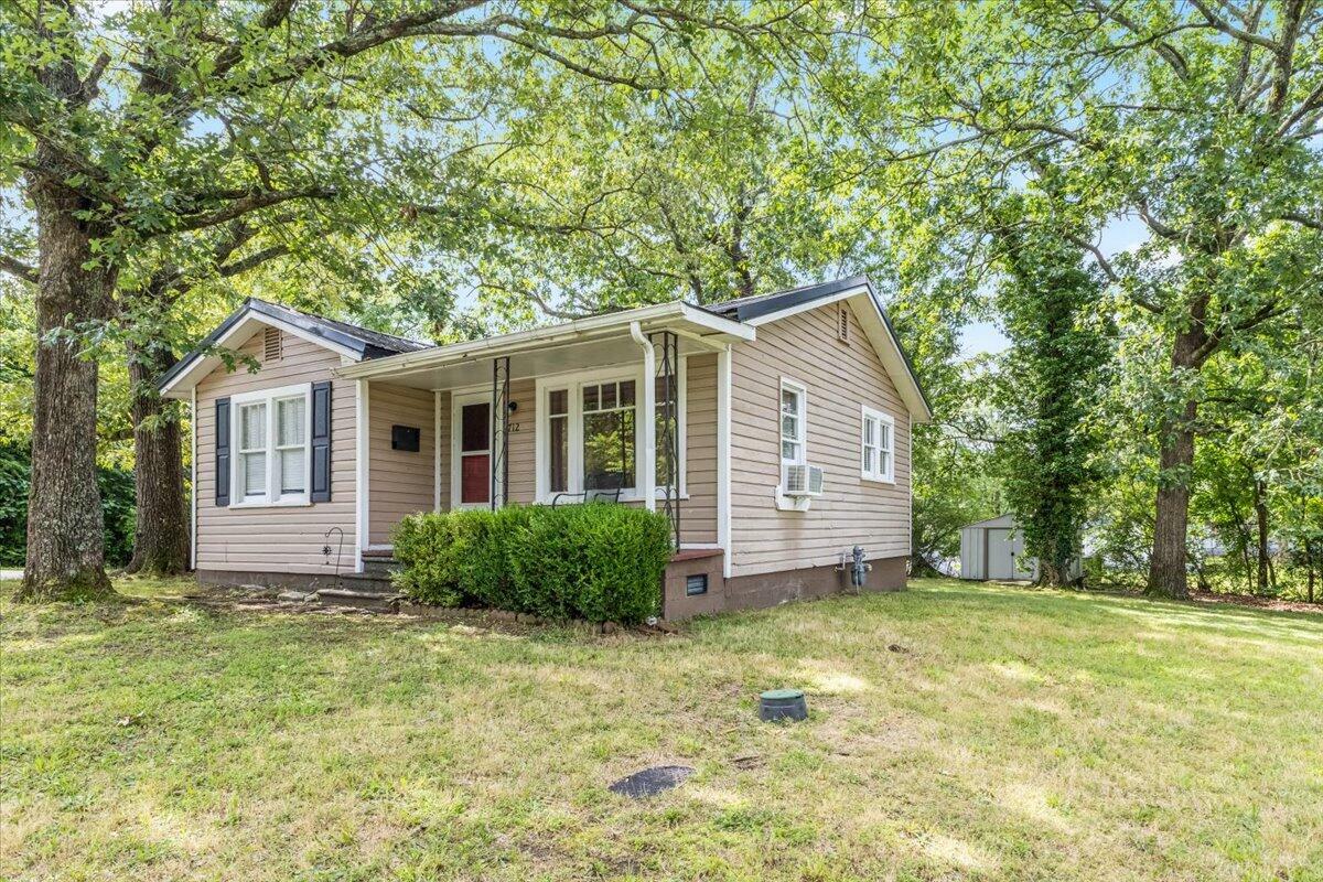 Property Photo:  712 Moore Avenue  GA 30728 