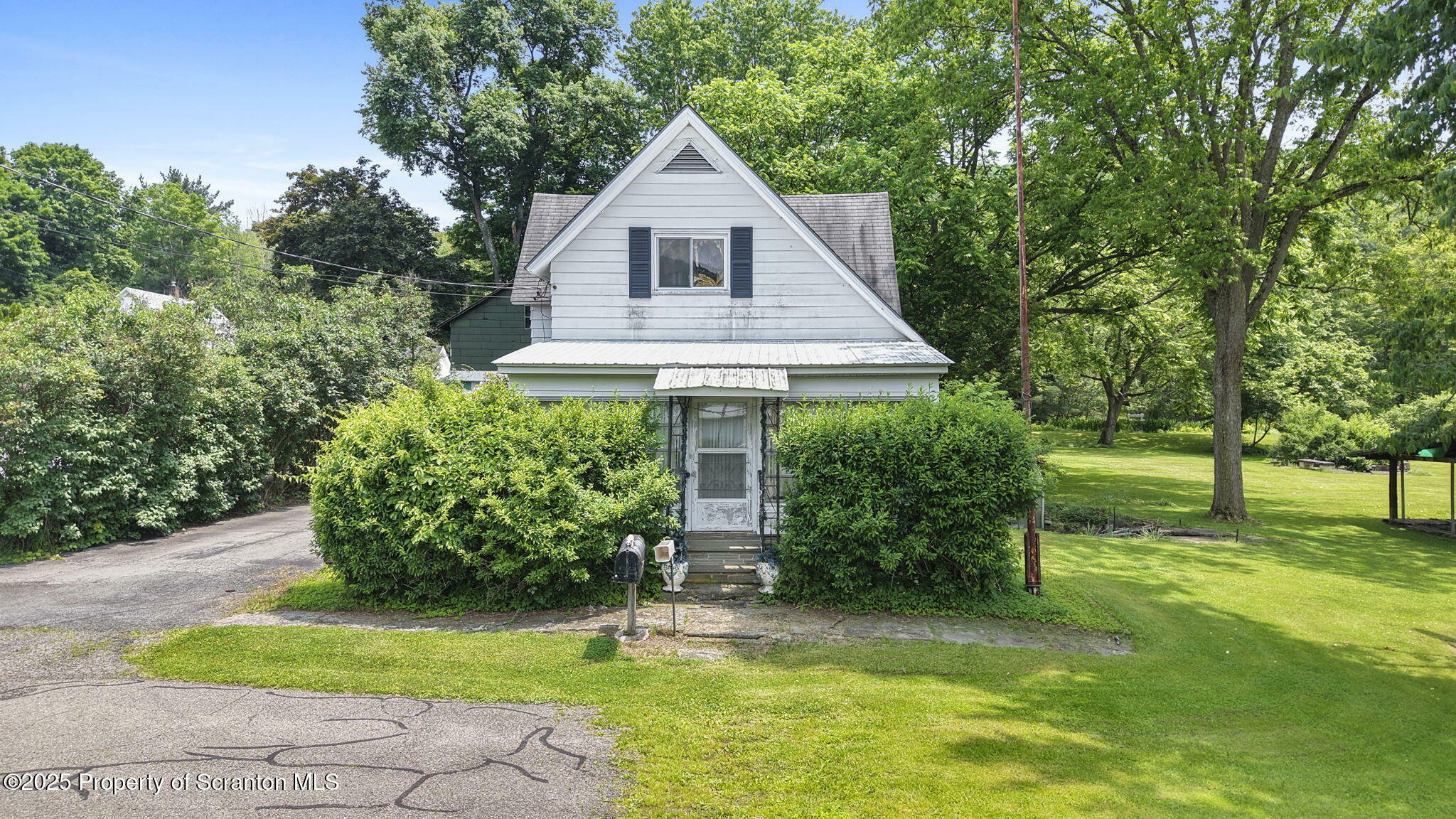 Property Photo: 27 New Street PA 18834