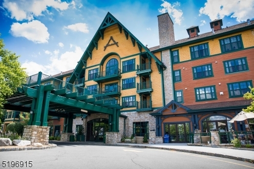 Property Photo:  200 State Rt 94 Unit 222  NJ 07462 
