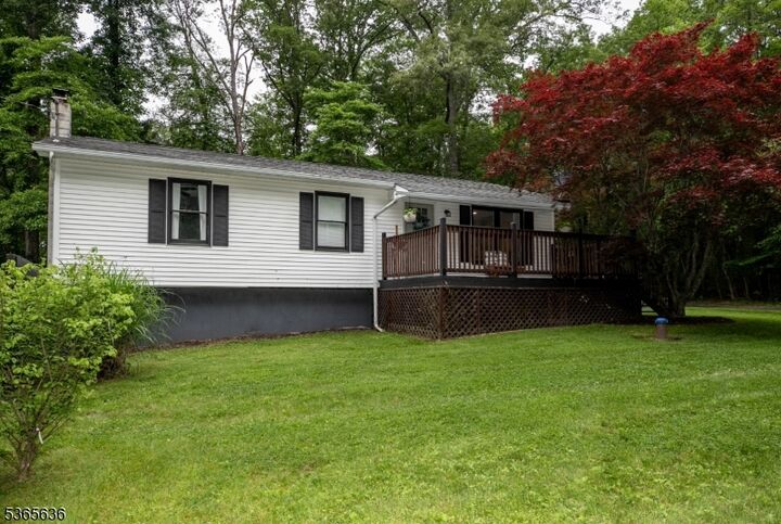 20 Eastbrook Ln  Hampton Twp. NJ 07860 photo