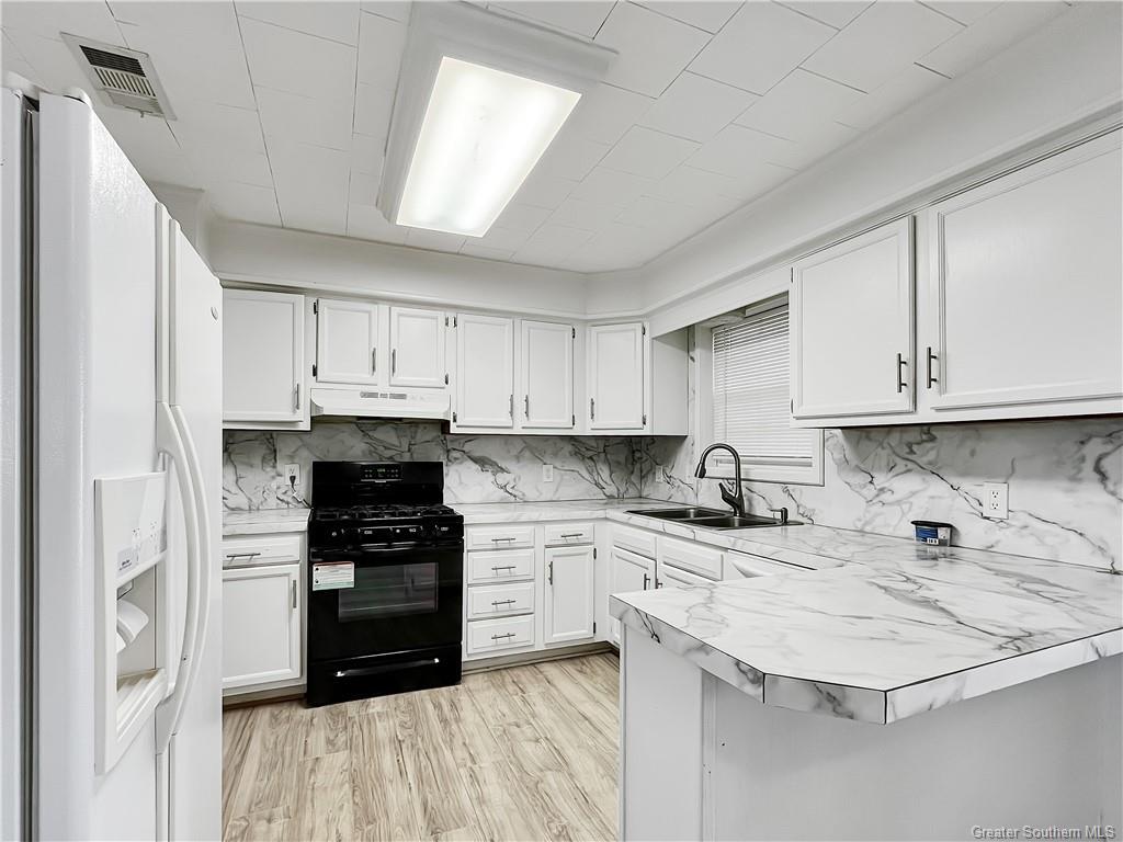 Property Photo: 4539 Sale Lane LA 70605