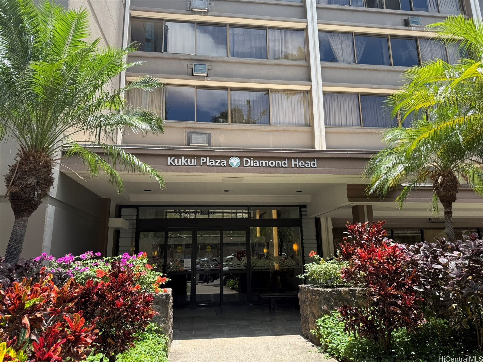 Property Photo:  55 S Kukui Street D1410  HI 96813 