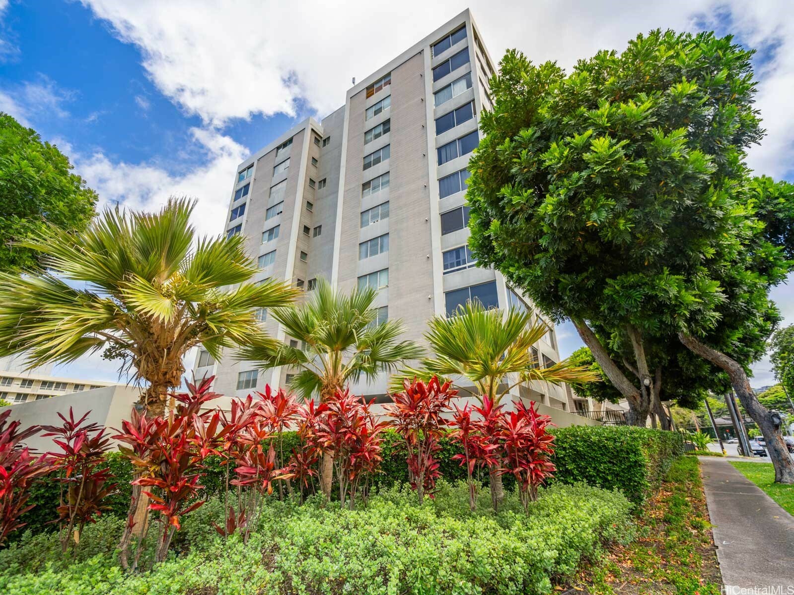 Property Photo:  1545 Nehoa Street 101  HI 96822 