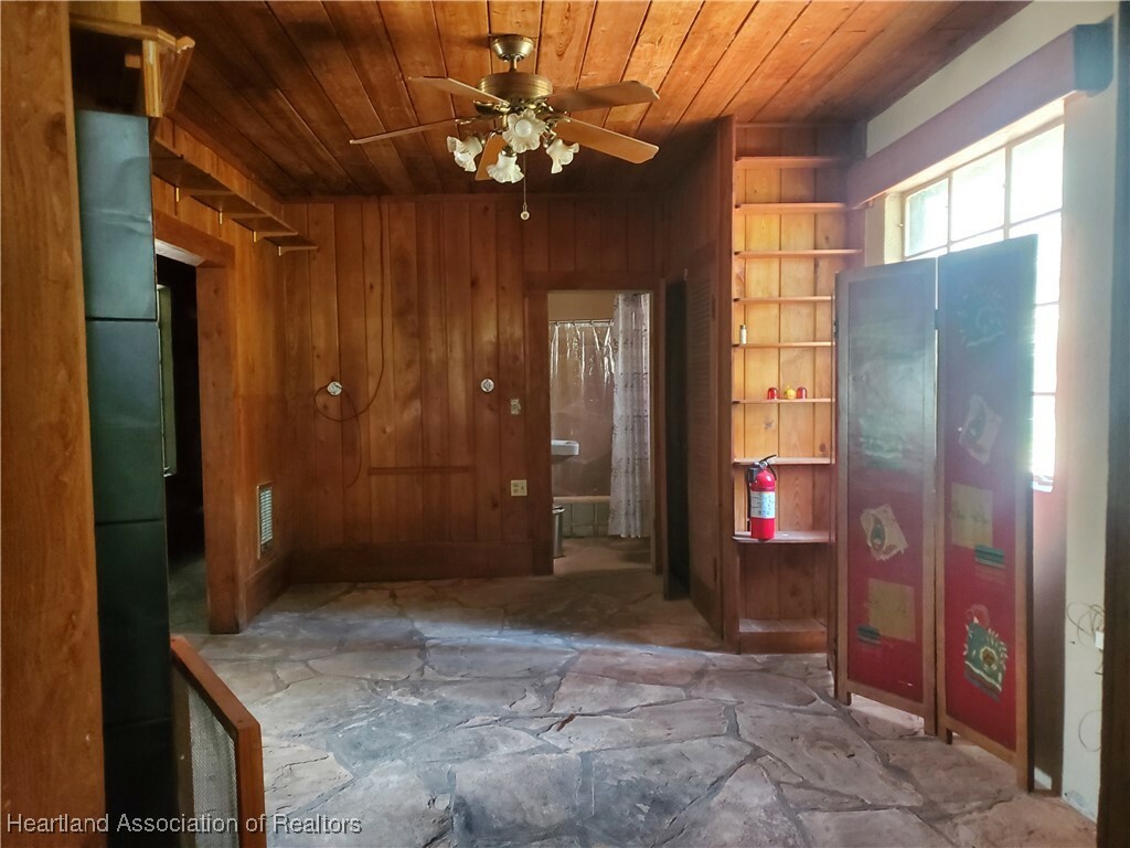 Property Photo: 12115 S US Highway 41 FL 33534