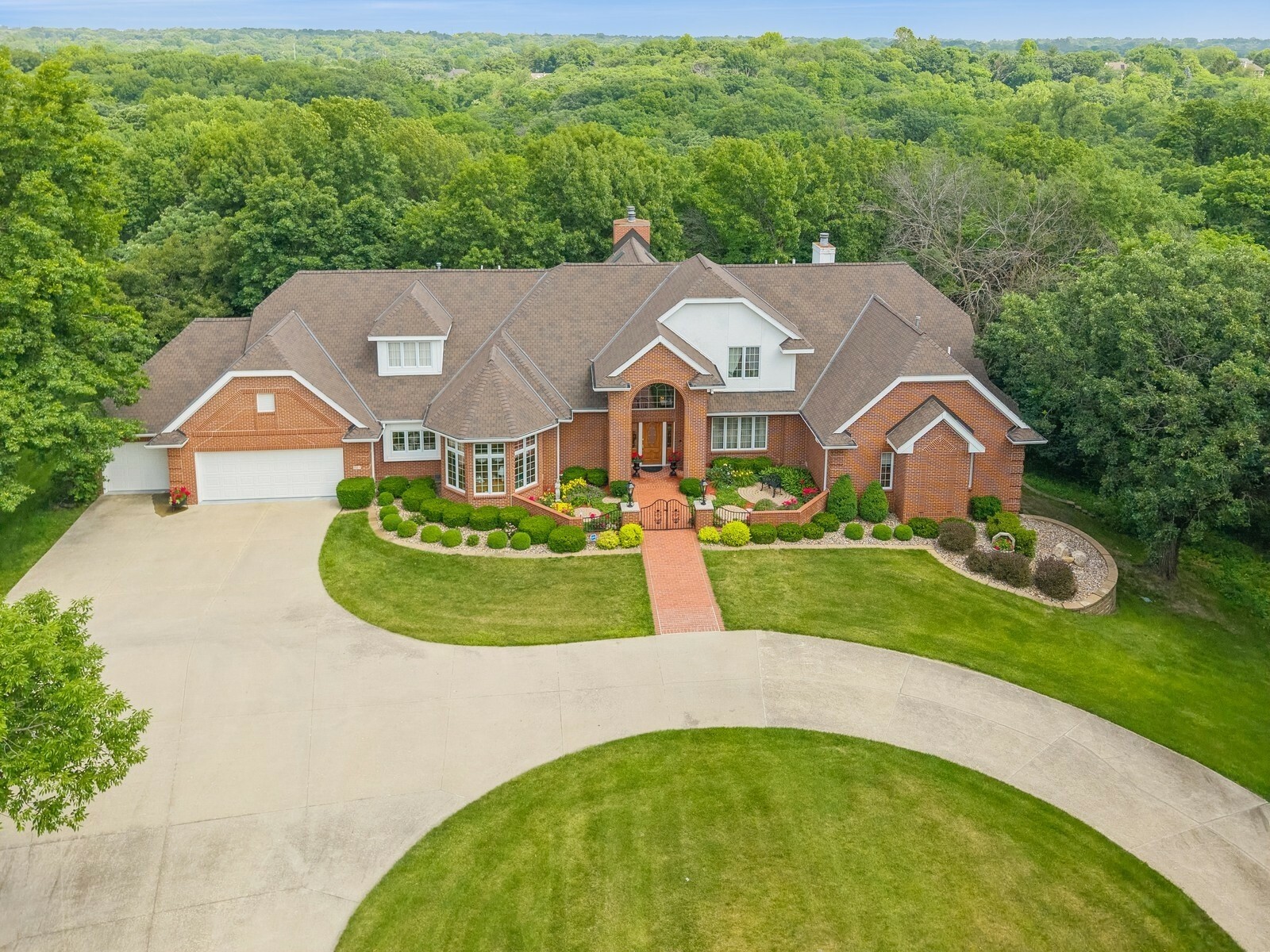 Property Photo: 501 S 33rd Street IA 50265