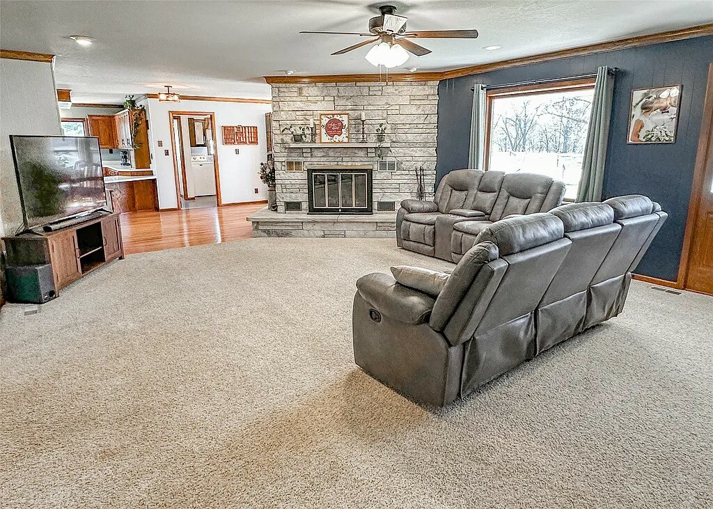 Property Photo: 1009 198th Place IA 50219