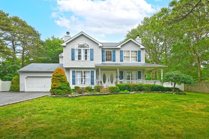 215 Middle Island Road  Medford NY 11763 photo