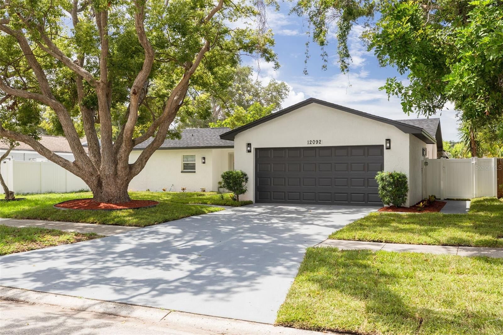 Property Photo: 12092 97th Avenue FL 33772