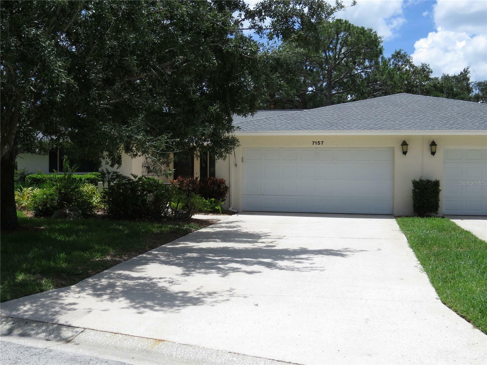 Property Photo: 7157 Fairway Bend Circle FL 34243