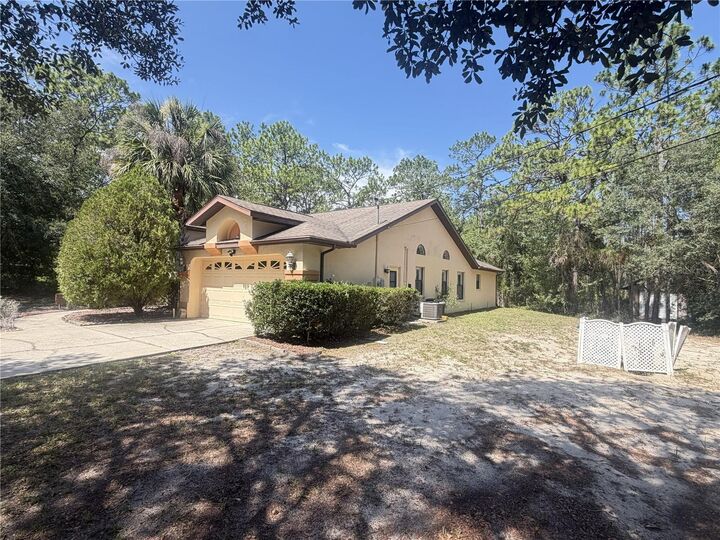 Property Photo: 4622 N Pink Poppy Drive FL 34465