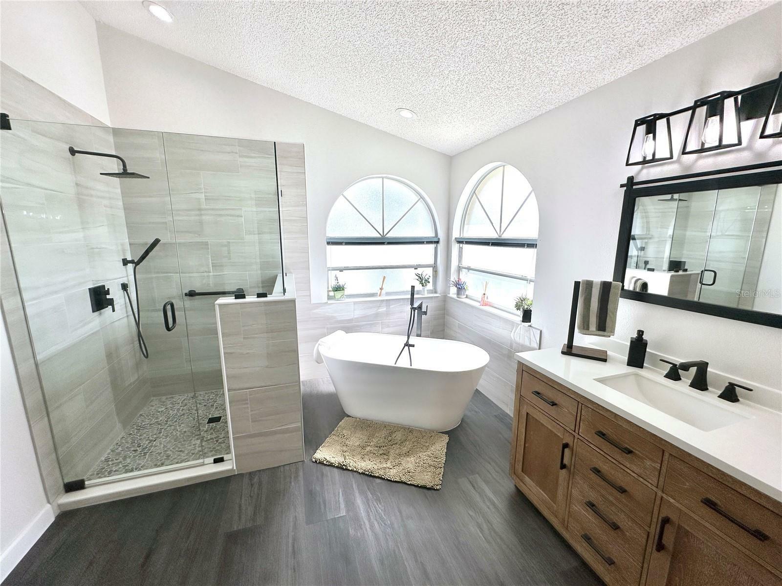 Property Photo: 3708 Beaver Ridge Drive FL 32829