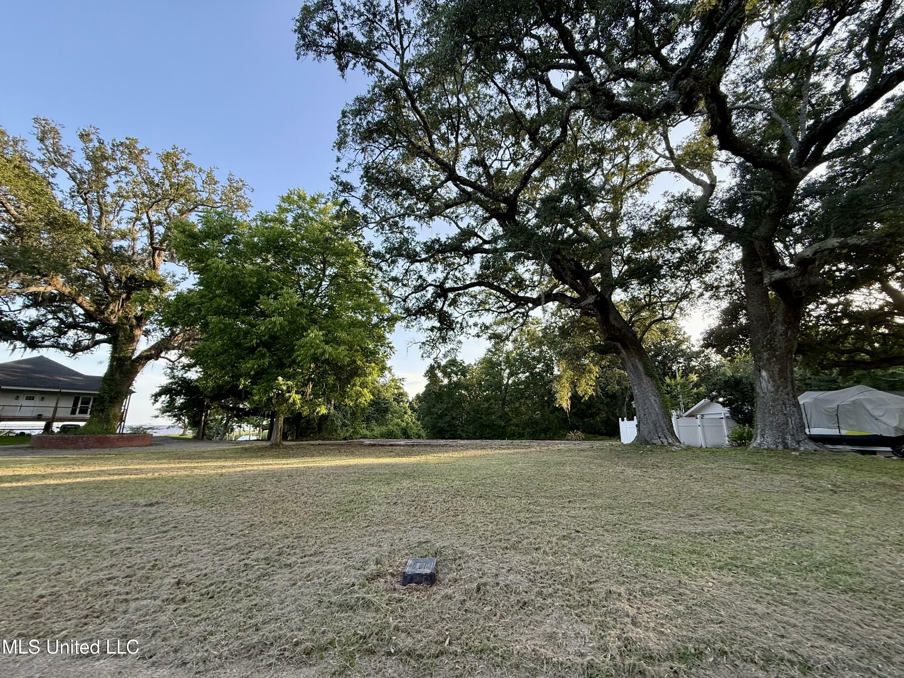 Property Photo: 2101 Sandalwood Place MS 39553