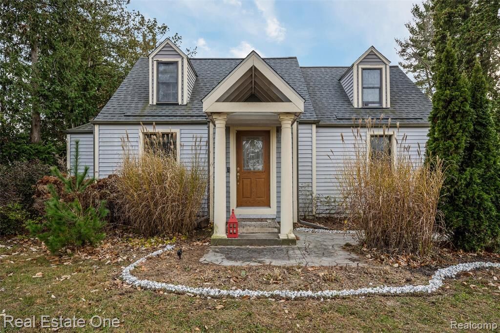 Property Photo:  30115 Munger Drive  MI 48154 3291 