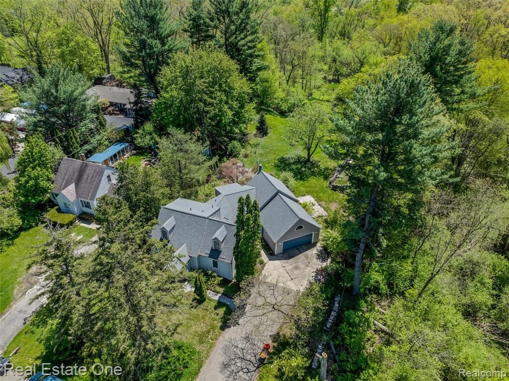 Property Photo: 30115 Munger Drive MI 48154 3291