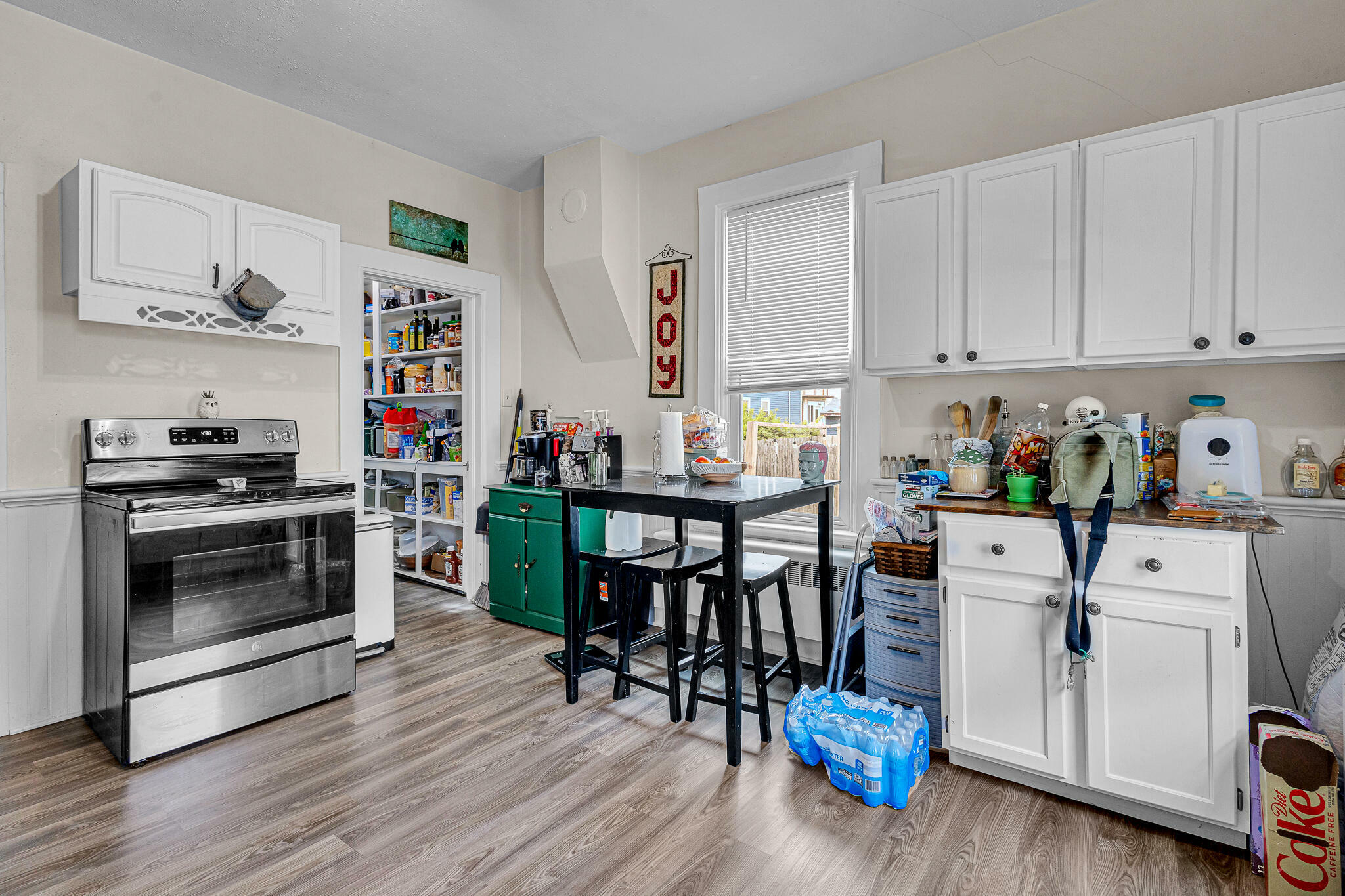 Property Photo: 628 End Ct 628A WI 53081