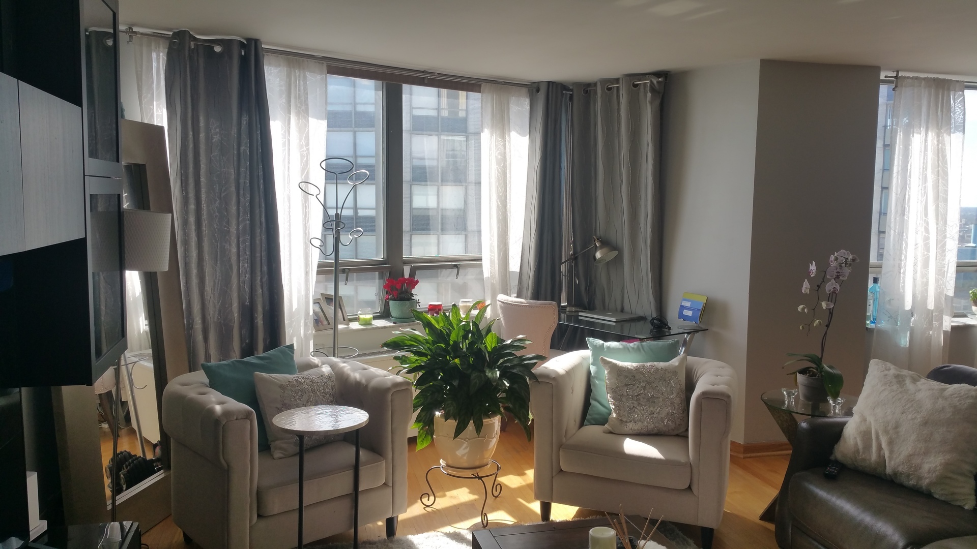 Property Photo: 5701 N Sheridan Road 28G IL 60660