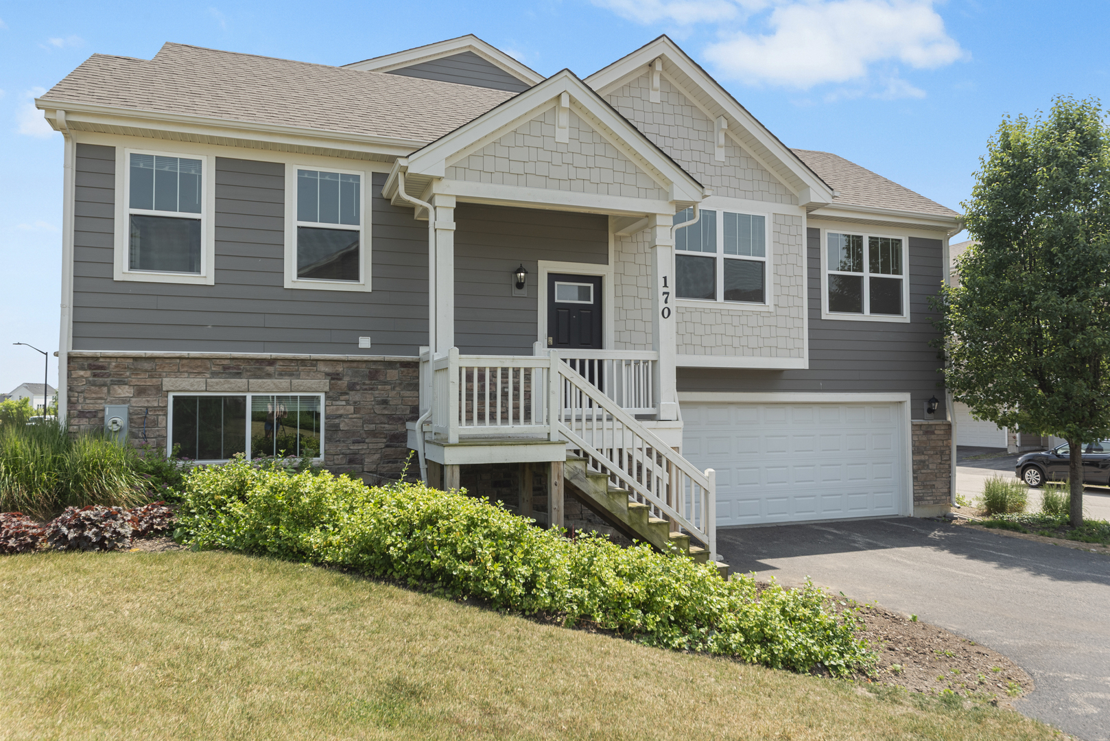 Property Photo:  170 Goldenrod Drive  IL 60124 