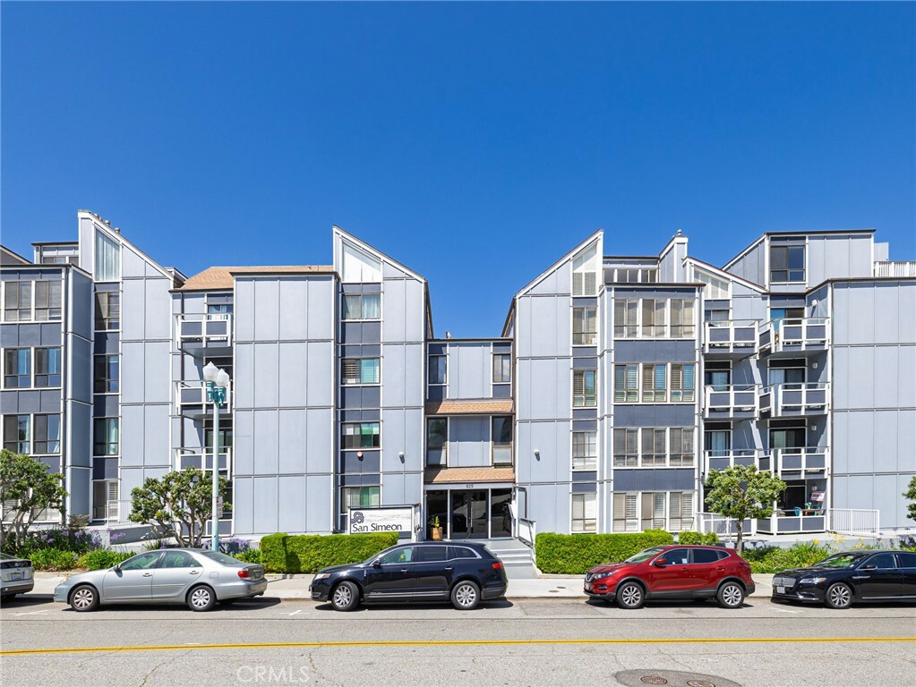Property Photo: 625 Esplanade 29 CA 90277