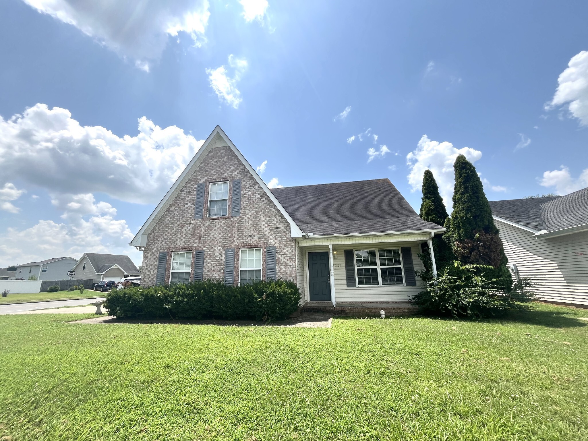 Property Photo: 3001 Weybridge Dr TN 37128