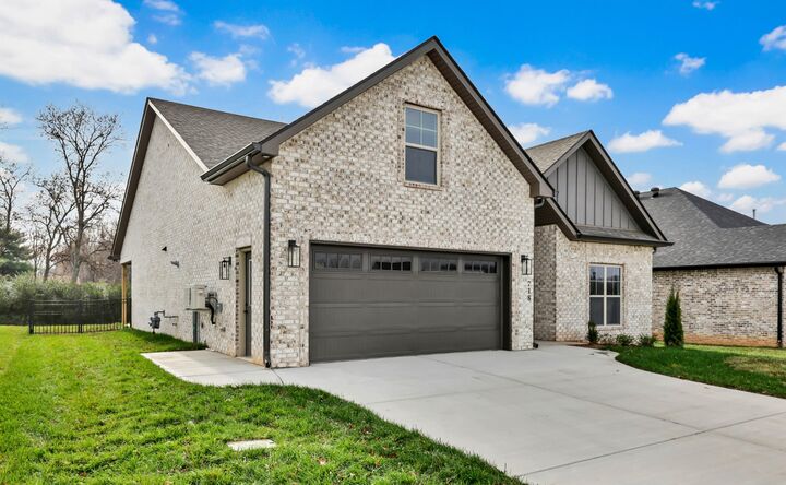 Property Photo:  718 Southern Pine Trl  TN 37043 