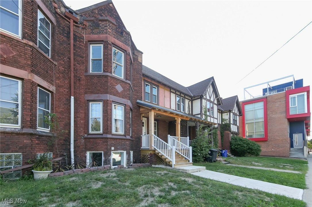 Property Photo: 1661 E 118th Street OH 44106