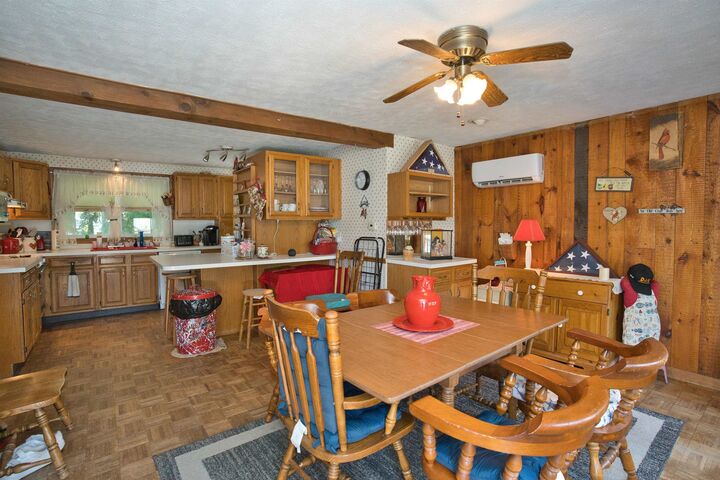 Property Photo: 6 Charlton Circle NH 03060