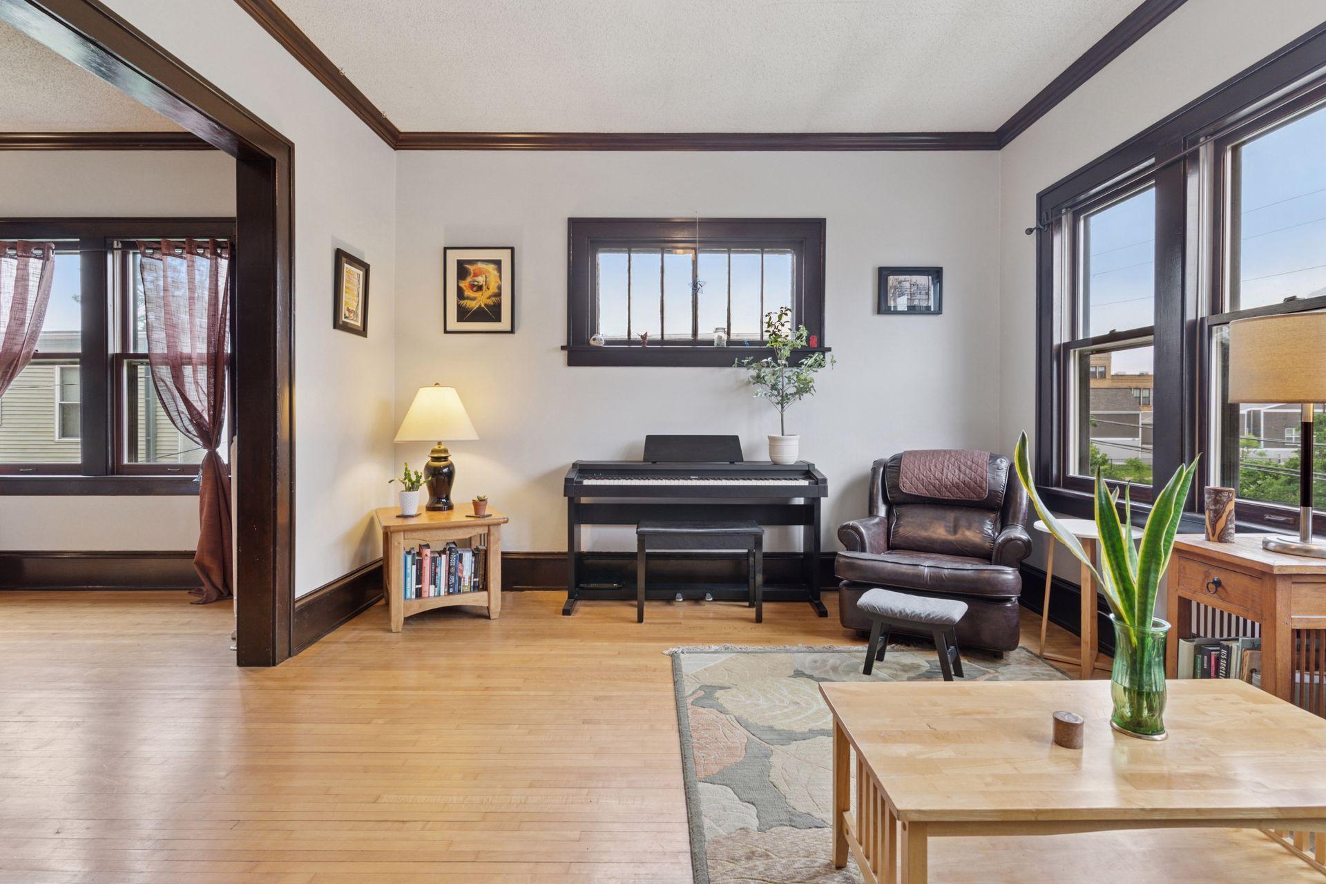 Property Photo: 611 E 16th Street 4 MN 55404