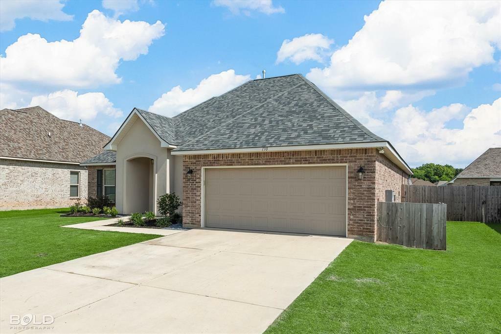Property Photo:  130 St Edmunds Way  LA 71111 