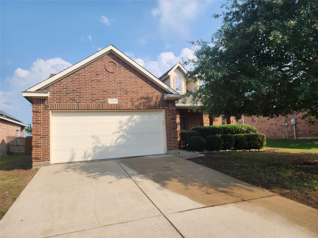 Property Photo: 1009 Vista View Drive TX 76028